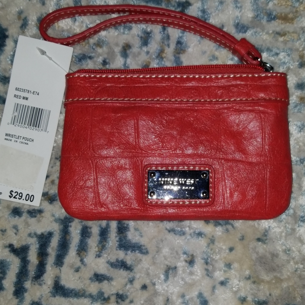 💯% Aauthentic Nine West Clutch